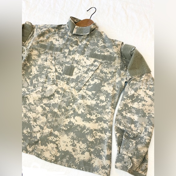 U.S. Army Combat Uniform Jacket / Shirt in Short - Picture 5 of 15